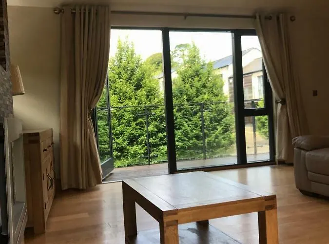 On Farnham Estate キャヴァン